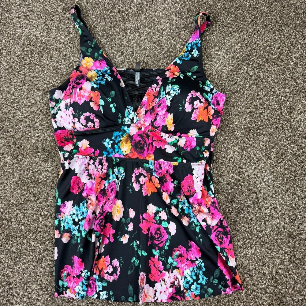 Torrid Floral Lattice V-Neck Tankini Swim Top Black Pink Plus Size 3 3X